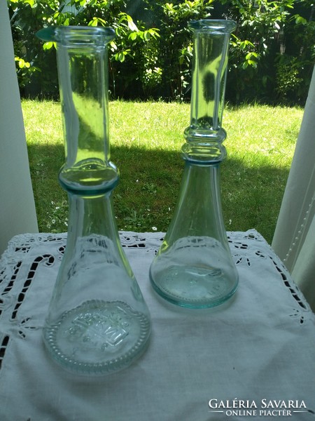 Gyűjtői  üveg palack , zöld színű Berni és olasz kézi készítésű