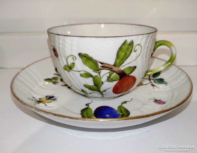 Antik Herendi porcelán csésze, gyümölcs mintás dekorral, sérült