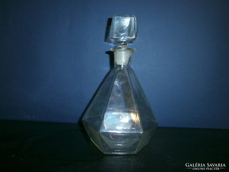 Liqueur bottle with polished stopper