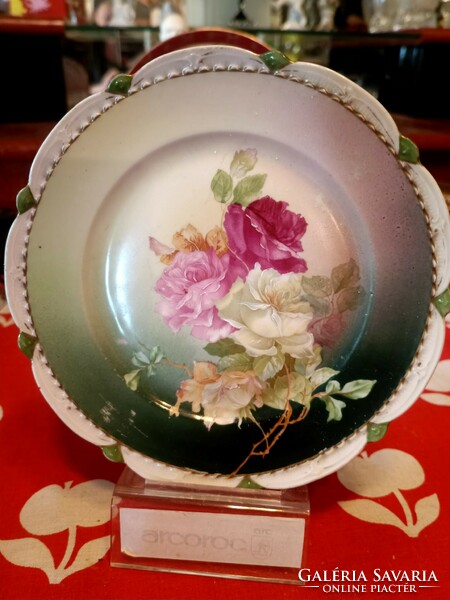 Beautiful decorative plate with flowers