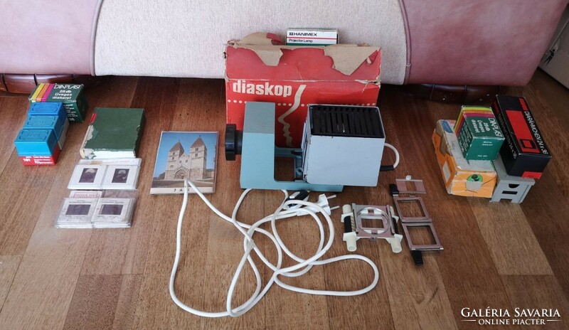 Diaskop Polish slide projector with slides