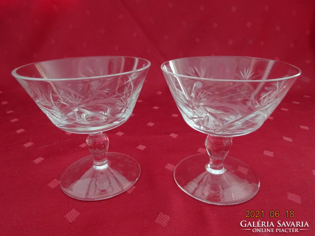 Polished glass goblet with base, height 9 cm. Sold as a set of 2. He has!