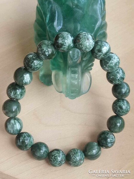 Seraphinite bracelet made of 10 mm beads