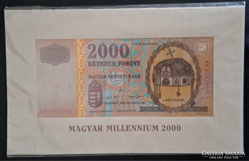 2000 -es UNC Aranyfémszálas Millenniumi 2000 forint -os bankjegy