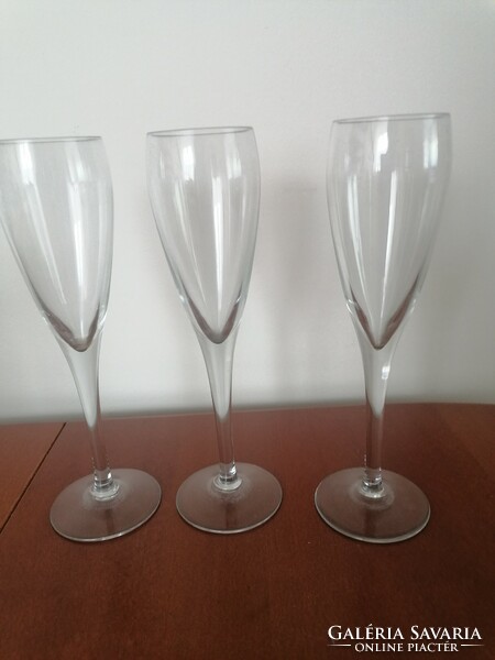 3 crystal stemmed champagne glasses