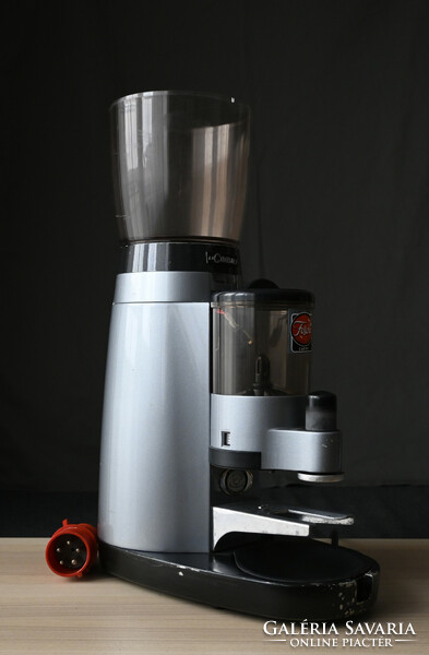 La Cimbali Magnum ipari kávédaráló - 380-415V háromfázisú