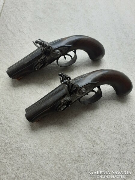 18th century French siliceous traveling / stagecoach / pistol pair