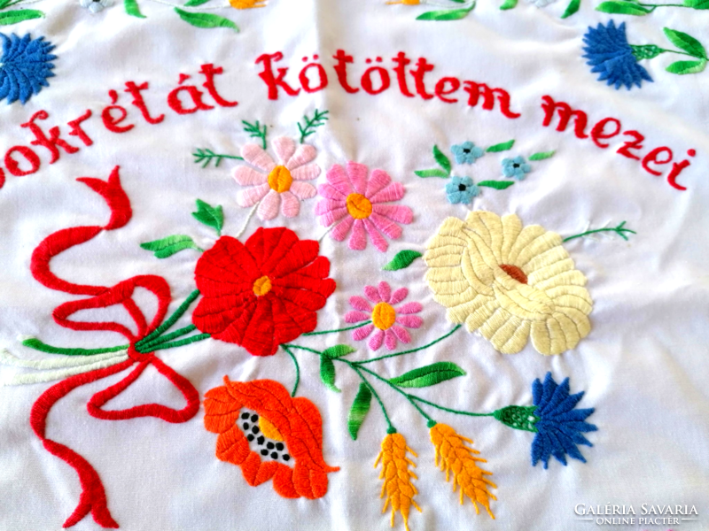 I knitted an old richly hand-embroidered folk wall protector tablecloth 82 x 47