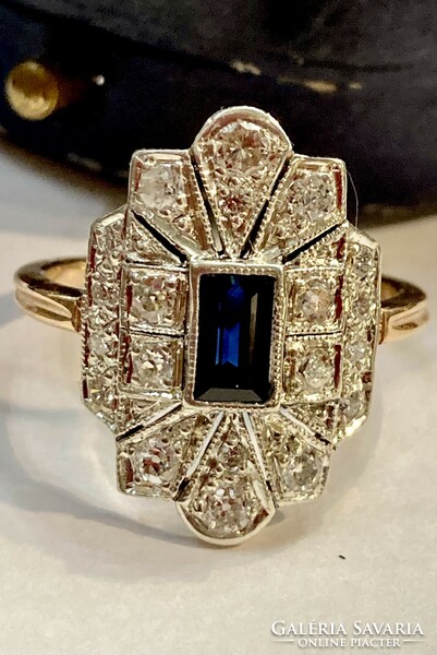Women's ring with diamonds and sapphires