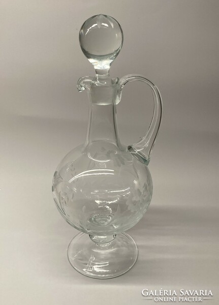 Etched glass decanter with wine pouring glass stopper