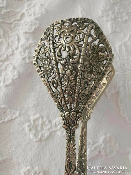 Áttört  ezüst színű süteménycsipesz, tortacsipesz, nagyon ritka darab