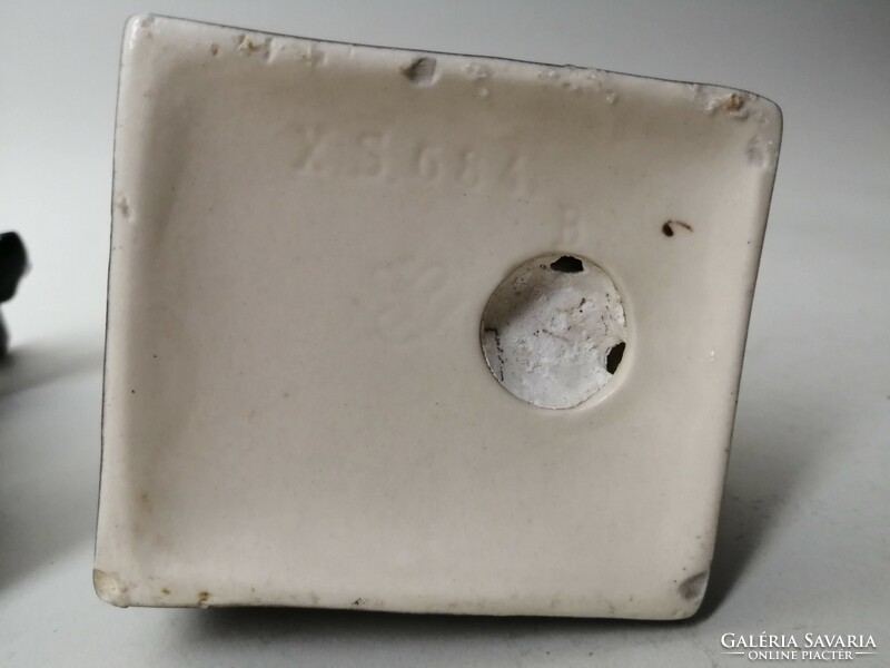 HUMMEL KUTYÁS KÖNYVTÁMASZ ÉS HAMUTARTÓ - 1940 KÖRÜLI