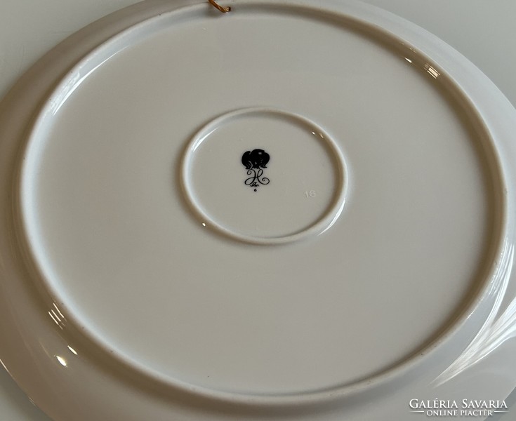 Hollóházi Szász Endre által tervezett Szent István királyt ábrázoló porcelán falitányér