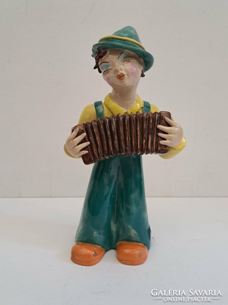 Jelzett H. Ráhmer Mária art-deco stílusú harmónikázó fiú kerámia szobor 23 cm
