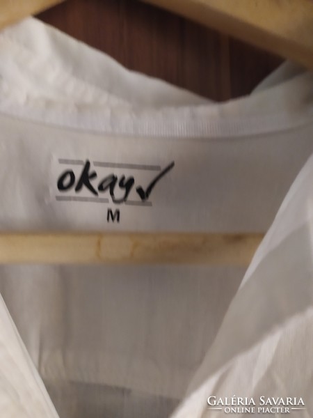 Hófehér könnyű nyári blúzok vegyes fazon 600 Ft/ db