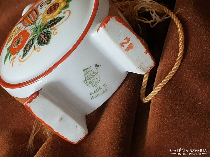 Antik Zsolnay magyaros porcelán kulacs.