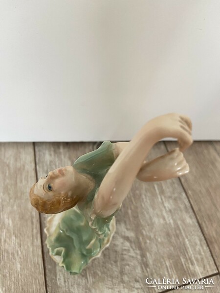 ENS porcelán balerina