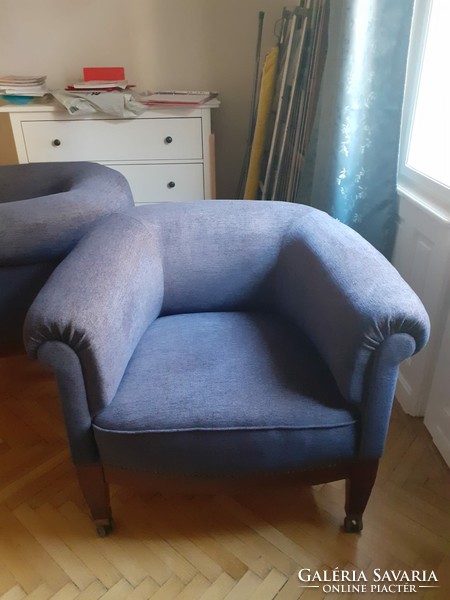 Frissen felújított chippendale klubfotel új szövettel 2 db