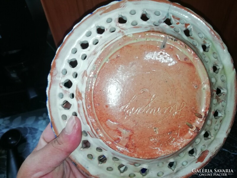 Bozsik Kálmán jelzett tányérok 18 cm, az egyik repedt a képeken látható állapotban