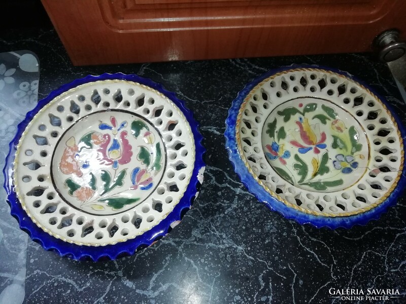 Bozsik Kálmán jelzett tányérok 18 cm, az egyik repedt a képeken látható állapotban