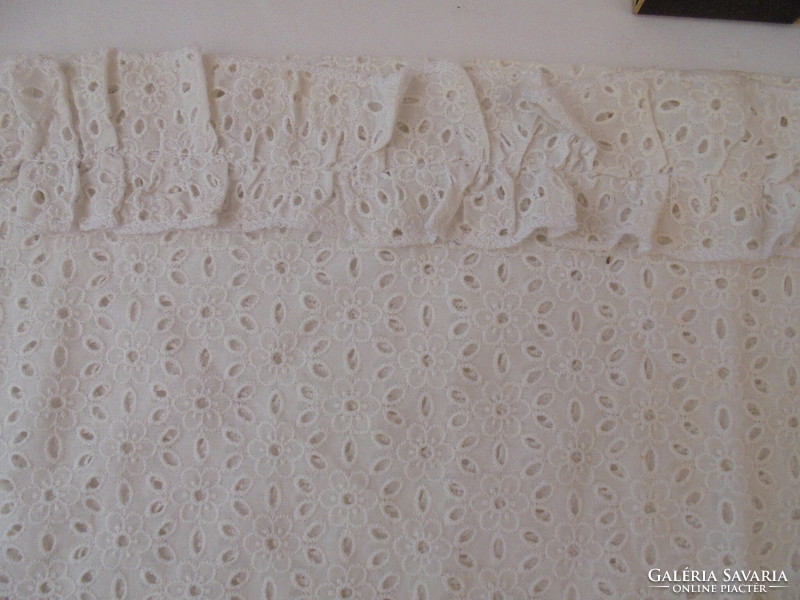 Fehér madeira párnahuzat