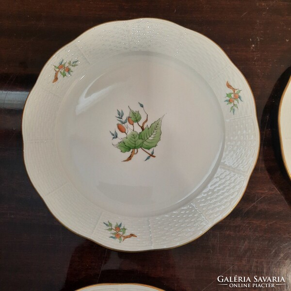 Herendi hecsedli, csipkebogyó mintás porcelán lapostányér, tányér