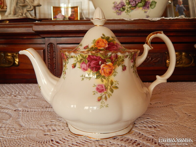 ROYAL ALBERT " Old Country Roses " teás süteményes készlet