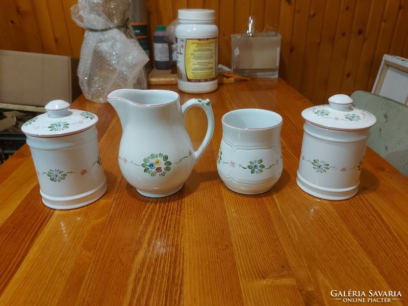 Herend Village Pottery, Herendi majolika készlet, két tetővel