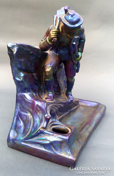 Zsolnay eosin figura - tintatartó Mack Lajos