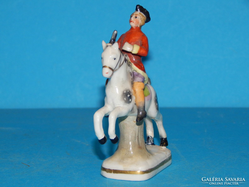 Alt-Wien mini barokk porcelán lovas szobor a 19.szd. első feléből