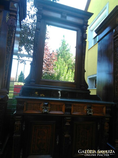Intarziás antik bútor, restaurált