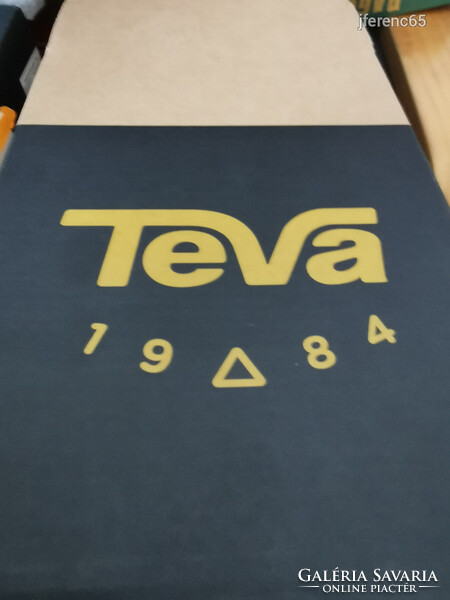 Teva túraszandál 40,5-es méretben (1)