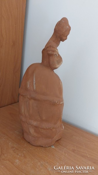 (K) Berki kerámiaszobor 32 cm magas