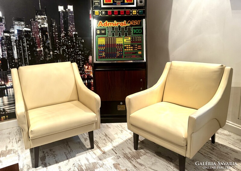Bőrhuzatos restaurált retro / mid century design fotel –eredeti a 60-as évekből szék, vintage Sessel
