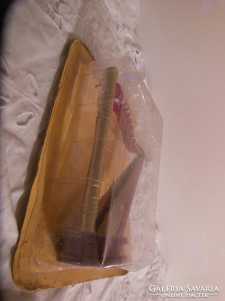 HÁRFA - ÚJ - FA - 13 x 8 x 3,5 cm - OSZTRÁK - HIBÁTLAN
