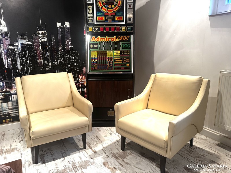 Bőrhuzatos restaurált retro / mid century design fotel –eredeti a 60-as évekből szék, vintage Sessel