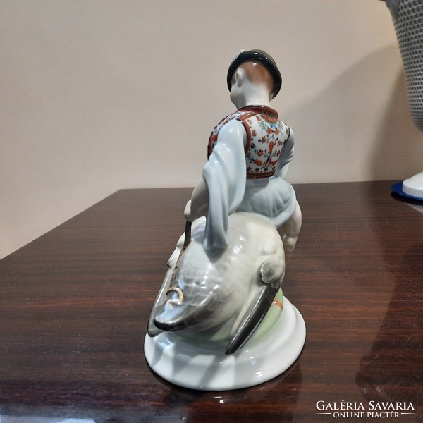 Herendi Ludas Matyi magyaros, matyó mellényben porcelán figura. 1. Oszt.
