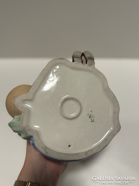 Zsolnay porcelán libatömő lány 090