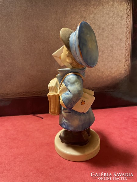 "Postás" 13 cm , Hummel/Goebel porcelán, saját dobozában!