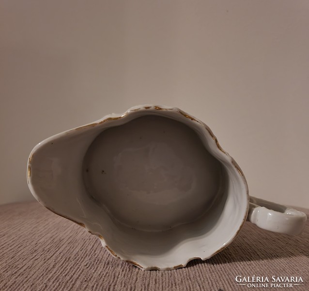 Antik porcelán tejkiöntő.