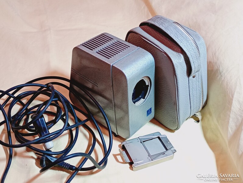 Diavetítő 02 - Pentacon Aspectar 150 A NDK retro + kábel + tok