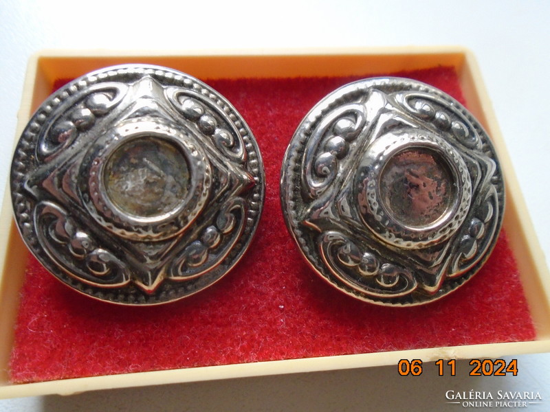 Antik ezüstözött dombormintás nagyobb öntvény klipsz fülbevaló érdekes jelzés,forrasztott kapocs