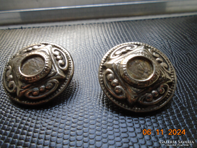 Antik ezüstözött dombormintás nagyobb öntvény klipsz fülbevaló érdekes jelzés,forrasztott kapocs