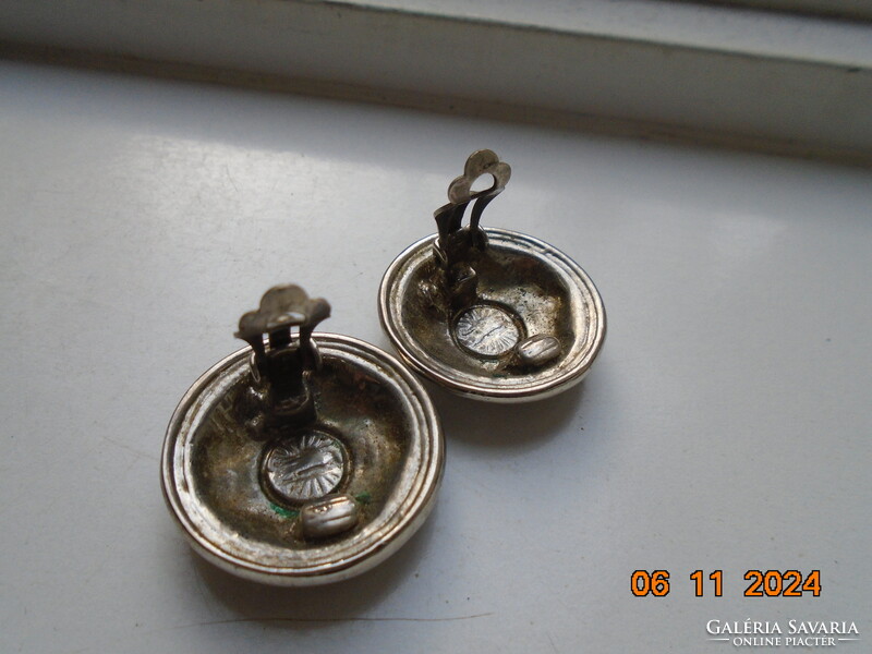 Antik ezüstözött dombormintás nagyobb öntvény klipsz fülbevaló érdekes jelzés,forrasztott kapocs