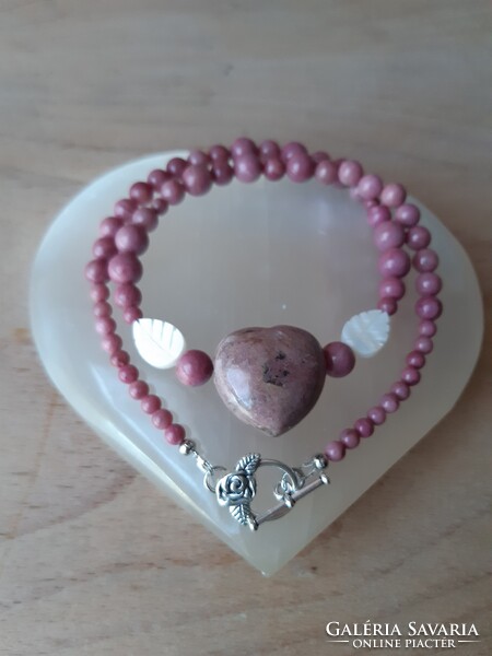 Rodonit-thulit lánc