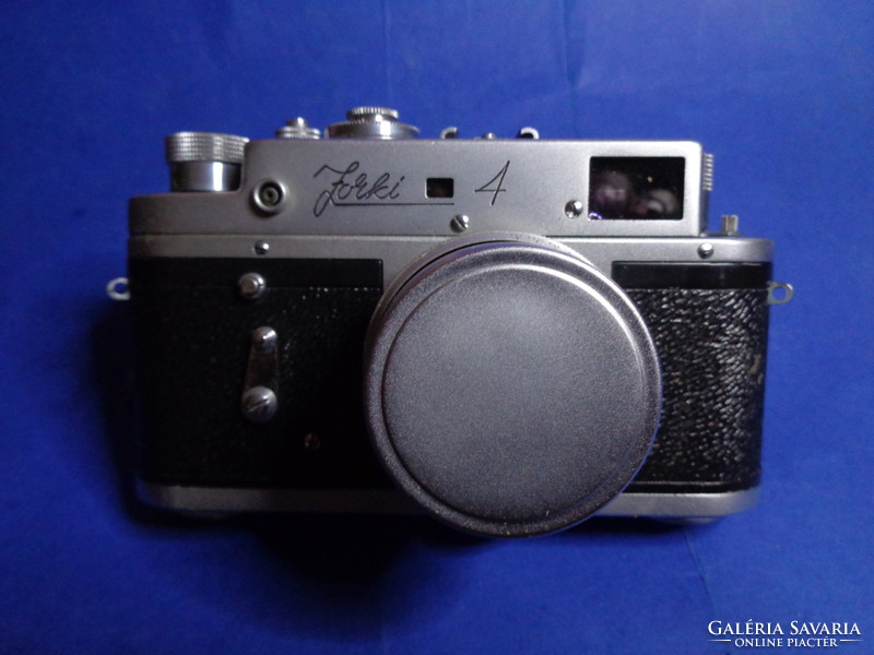 1962 Gyönyörű fémházas fényképezőgép  Zorki 4 Leica
