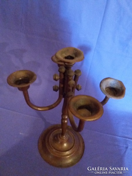 Különleges antik réztrombita alkatrészekből többágú gyertyatartó kandelláber 30 X 20cm képek szerint