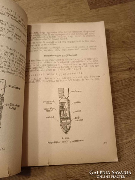 Légoltalmi könyvek az 1950-es évekből, 3 darab egyben, illusztrált kötetek, puha kötésben