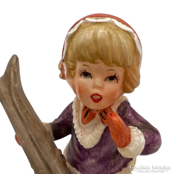 Kislány Porcelán Síléccel M00710