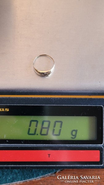 14 K arany gyűrű 0,80 g